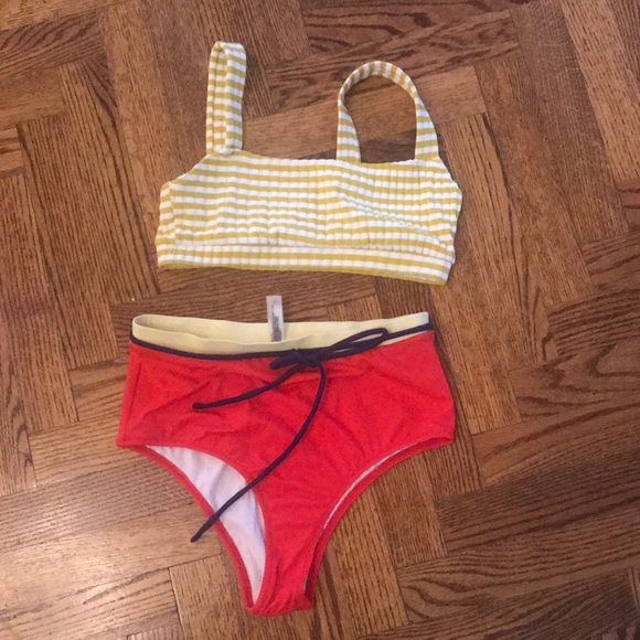 Women’s swim top - Picture 1 of 2